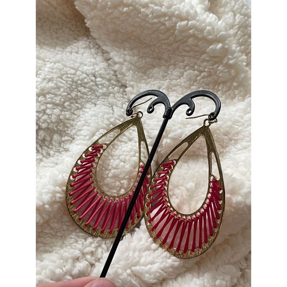 Big Gold Tone Pink Sting Designed Teardrop Statement Earrings - Picture 6 of 11